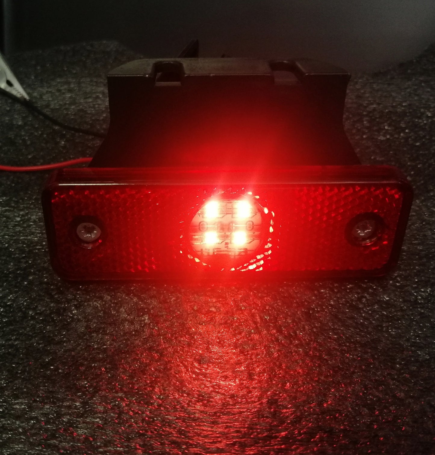 LED Светодиоден Червен Габарит Със Стойка Маркер Водоустойчив 24V за камион бус ван пикап ремарке каравана платформа и др.