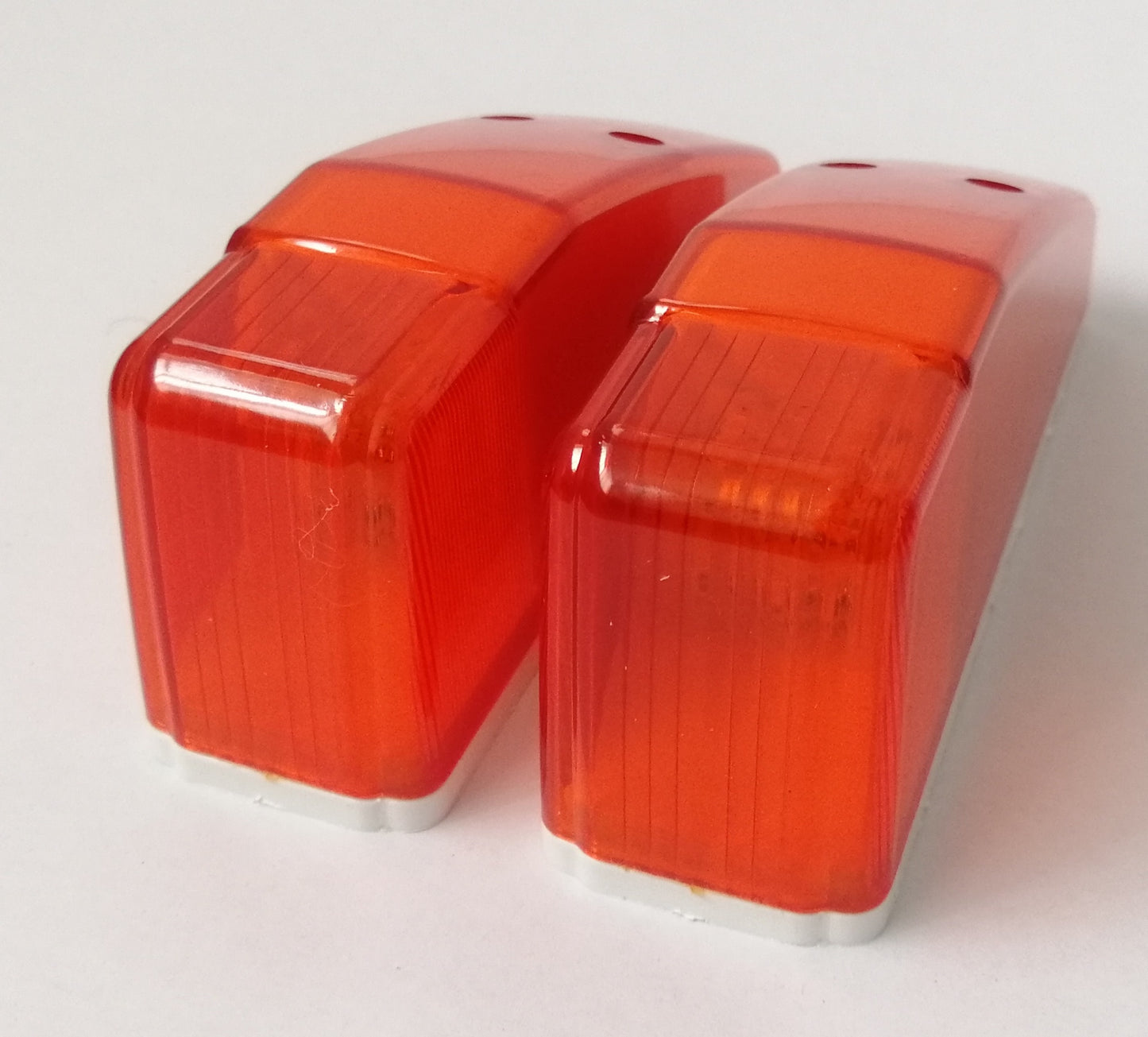 LED Светодиоден оранжев жълт габарит за кабина на камион 12V - 24V за таван 14 х 4 х 6 cm