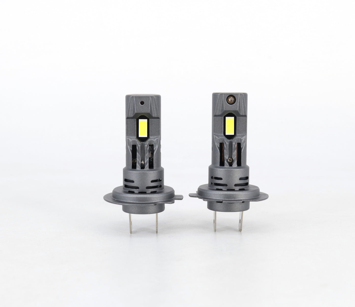 Комплект от 2 броя Умалени Мини LED Диодни Крушки E4S H7 H18 Х7 Х18 12V 50W 15000lm за Автомобил Мотоциклет Трактор Камион Бус и др.