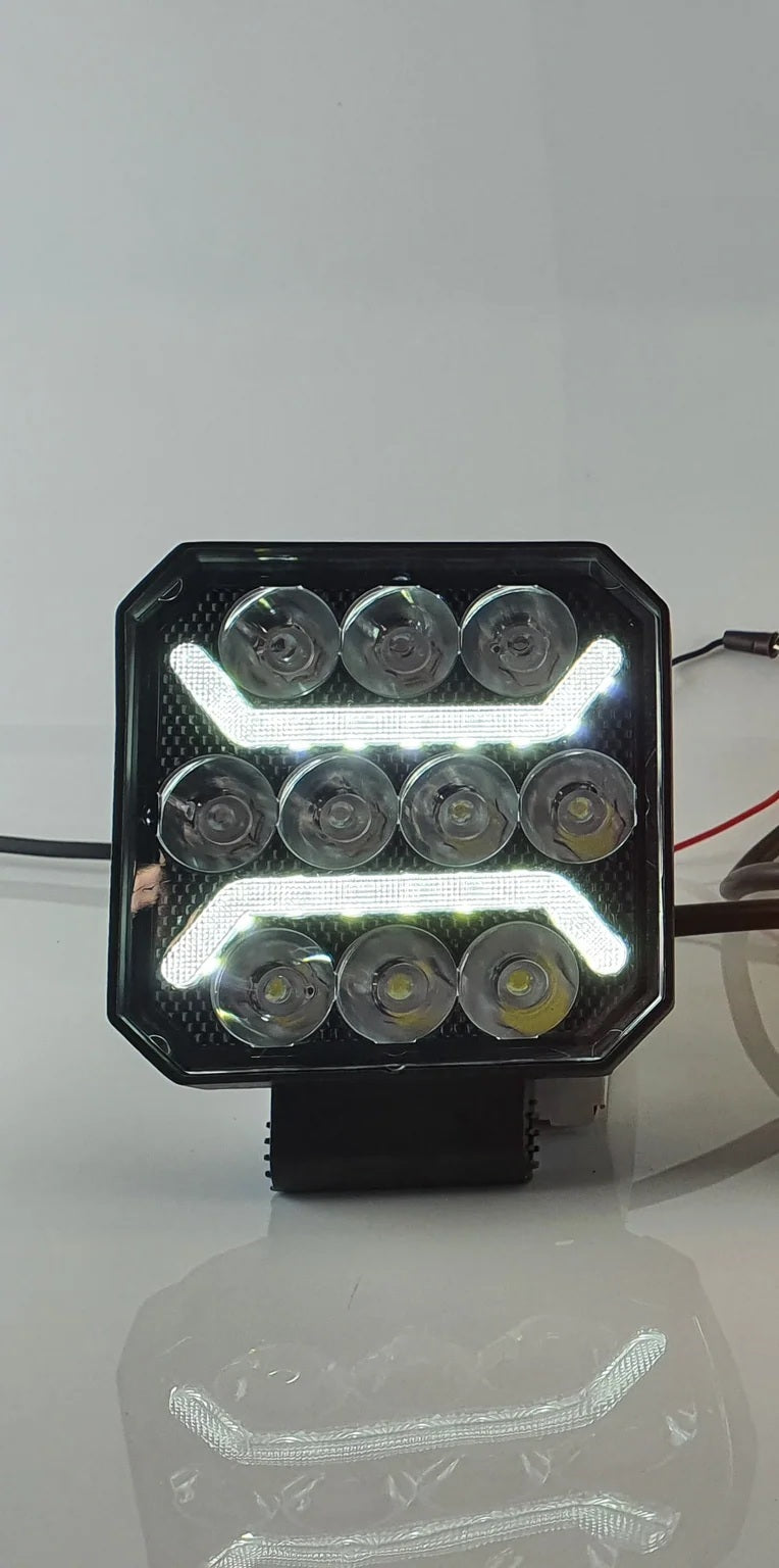 Универсална мощна LED диодна лампа халоген бяла светлина + бял габарит 15W 1500LM 12V - 24V E-mark за камион трактор ролбар АТВ джип земеделски и селскостопански машини и др.