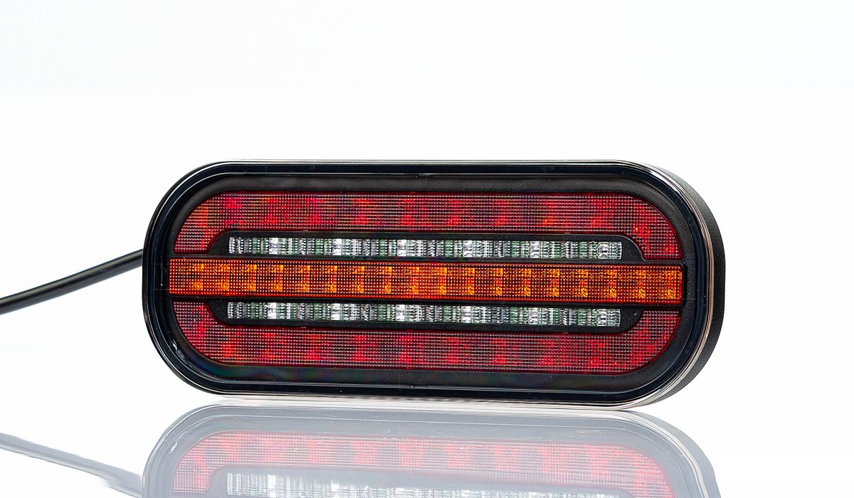 Комплект LED Светодиодни Стопове с Динамичен Мигач, С Кабел, 3 Функции, Е-Мark, 12V-24V