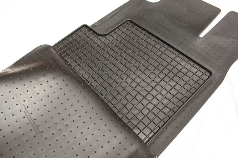 Гумени стелки за DACIA DUSTER (2010+)