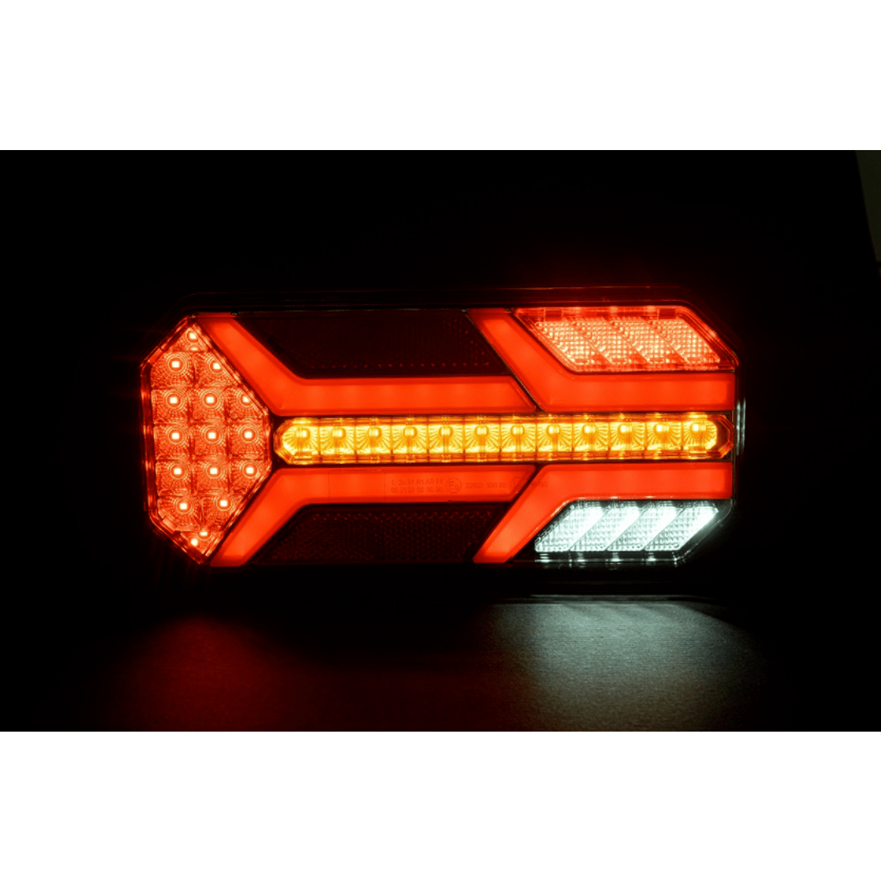 Комплект LED Диодни Стопове, Динамичен Мигач, 7 Функции, 12/24V