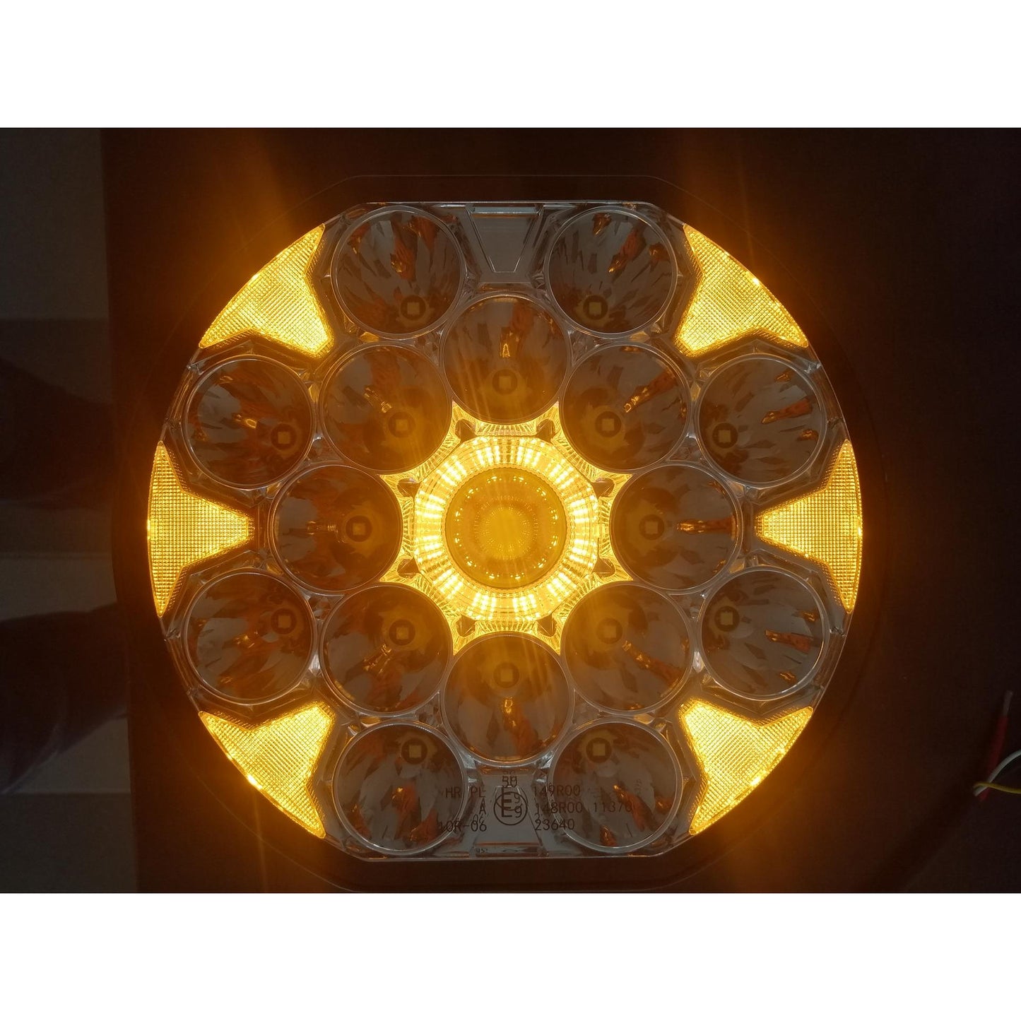 1бр LED фар с дълга бяла светлина + бяла и жълта габаритна 80W 9100lm 12V/24V E-Mark Е9
