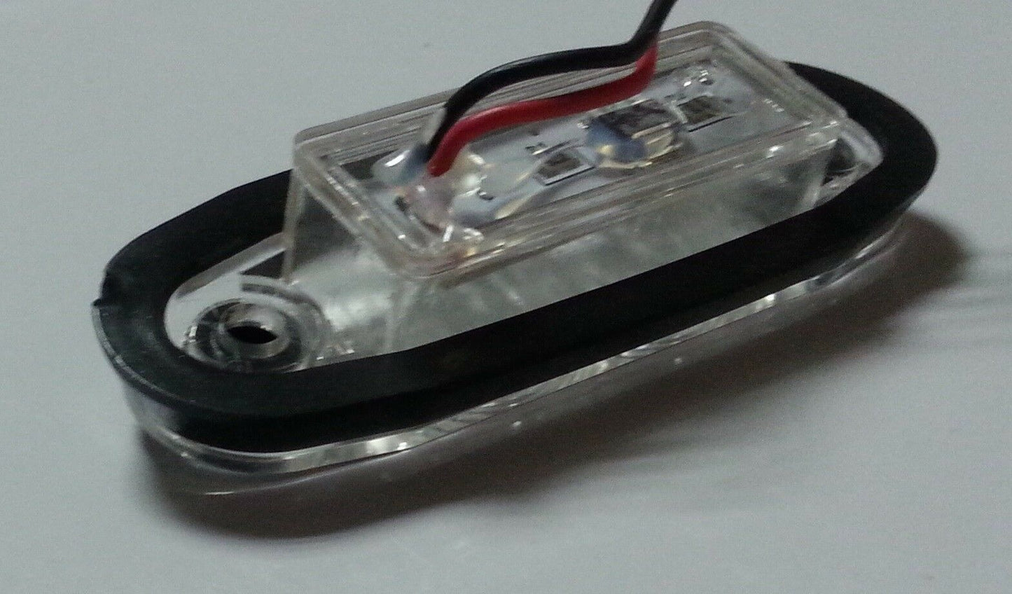 LED Светодиоден Габарит, Маркер, Токос, С Гума, Бял Цвят, Овален, Е-Mark, 12V, 7,5 см