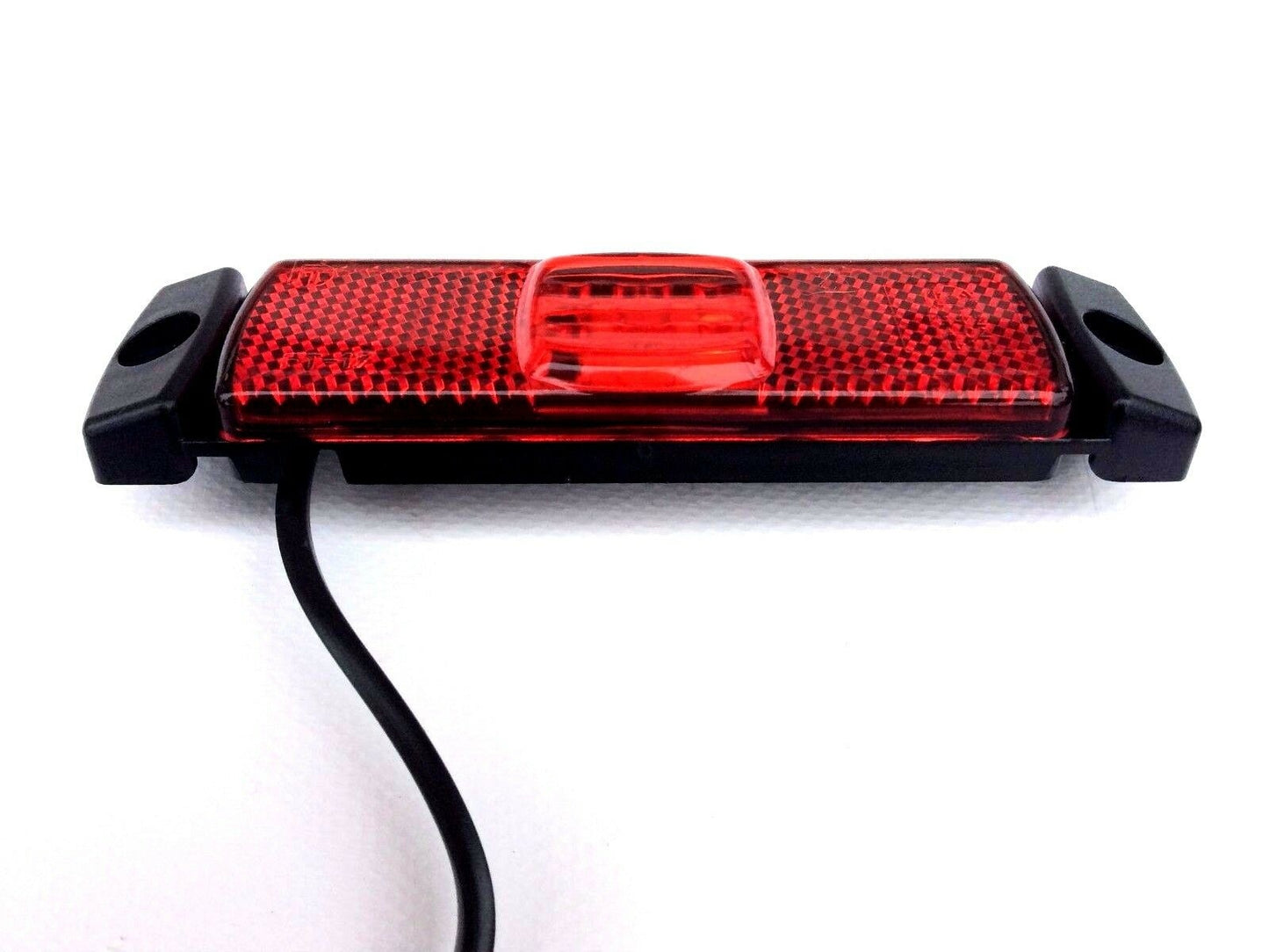 LED Светодиоден Червен Водоустойчив Габарит Маркер Fristom Е-Mark 12V-24V 130mm x 32mm x 14.5mm