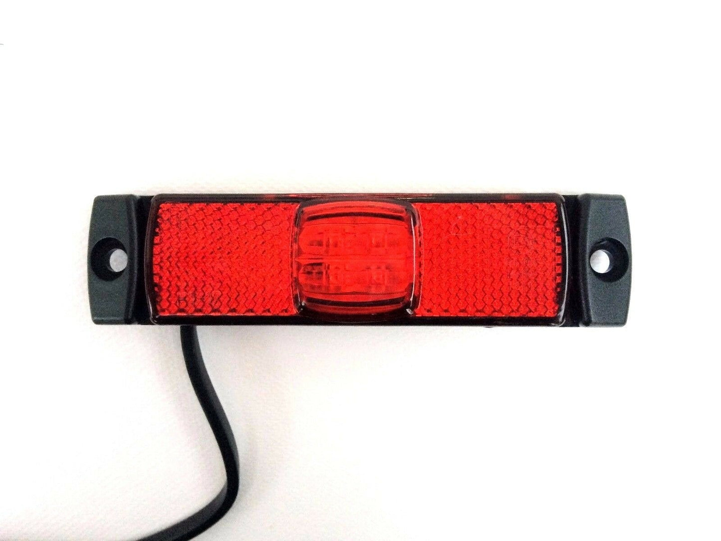 LED Светодиоден Червен Водоустойчив Габарит Маркер Fristom Е-Mark 12V-24V 130mm x 32mm x 14.5mm