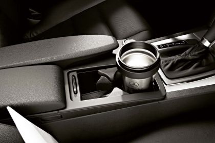 Поставка за чаши за Mercedes C-Class W204 (2007+) / W212 E-CLASS (2008+)