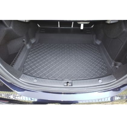 Гумирана стелка за багажник за Mercedes E-Class W213 (2016+) Limousine Sedan back seat foldable / through-loading system