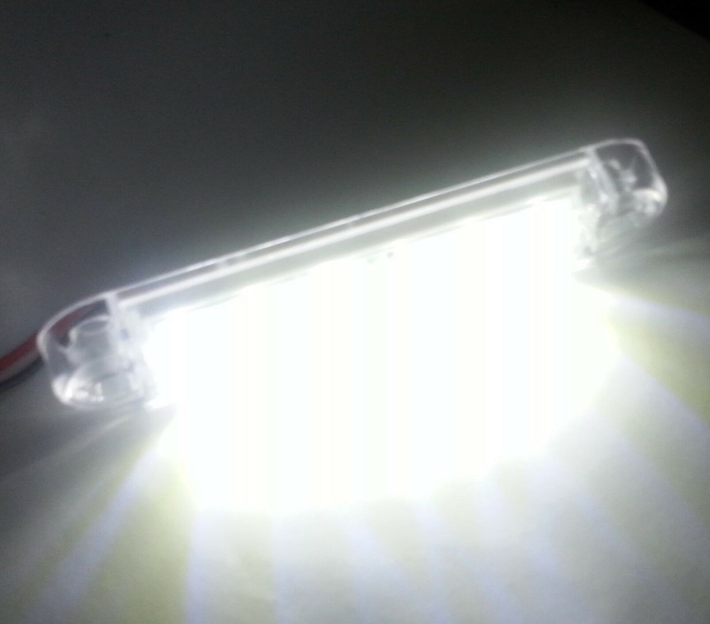 1 брой LED Бял Диоден Маркер Габарит Токос със 6 светодиода за камион ремарке бус ван каравана платформа 12V-24V