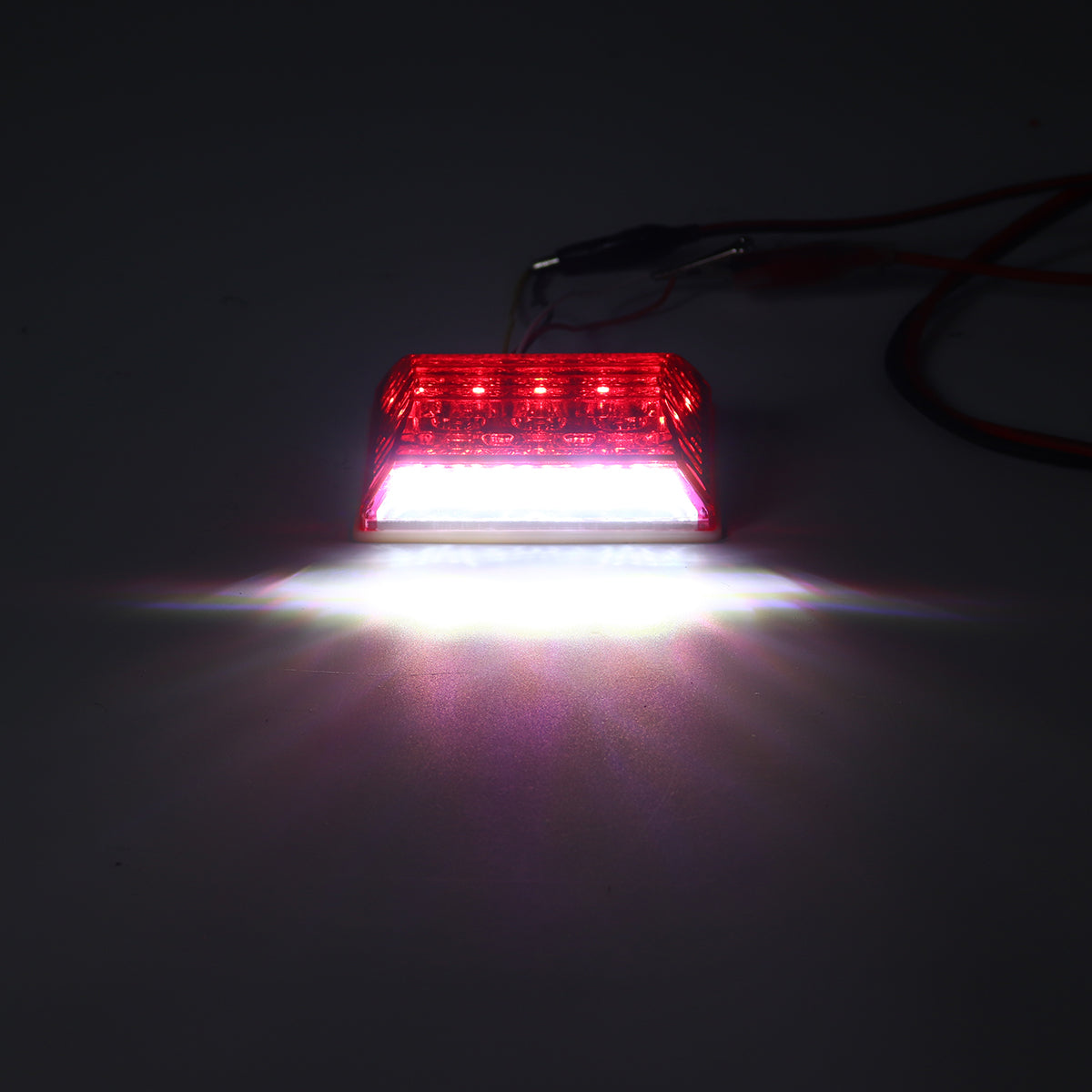 Комплект от 2 броя LED плафон за регистрационен номер червен червено-бяло за камион ремарке каравана бус ван трактор и др. 12V