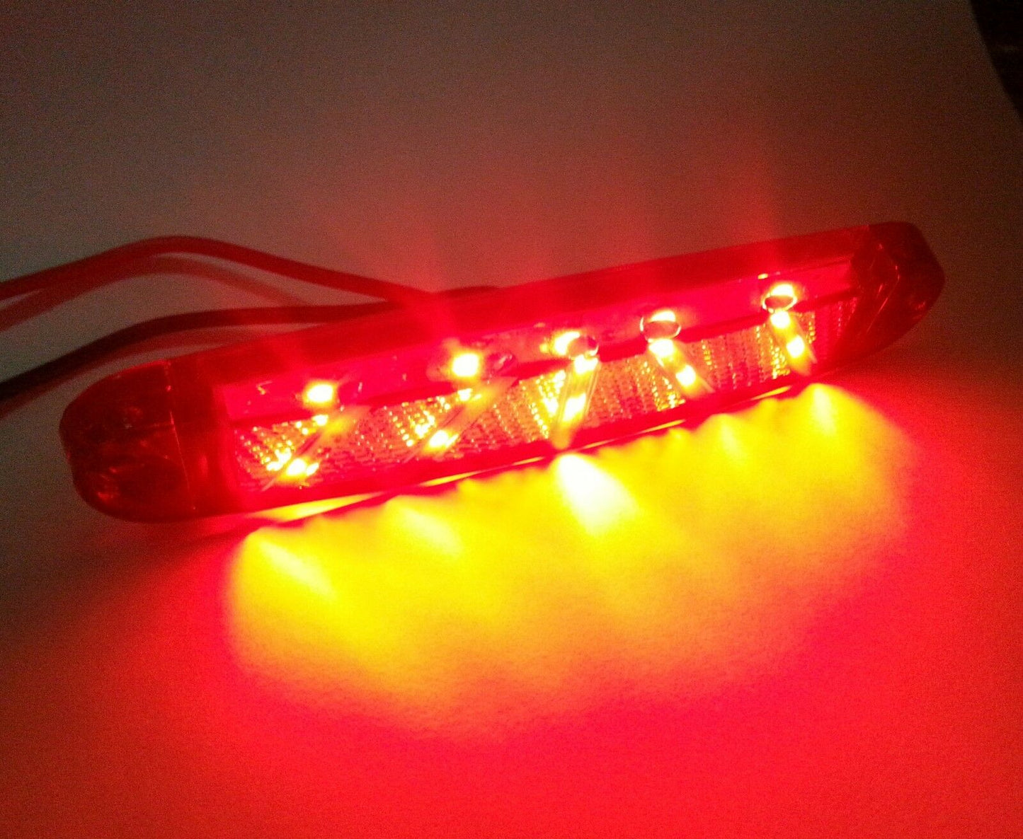 LED Червен Диоден Маркер Габарит Токос с 15 светодиода за камион ремарке бус ван каравана платформа 12V-24V