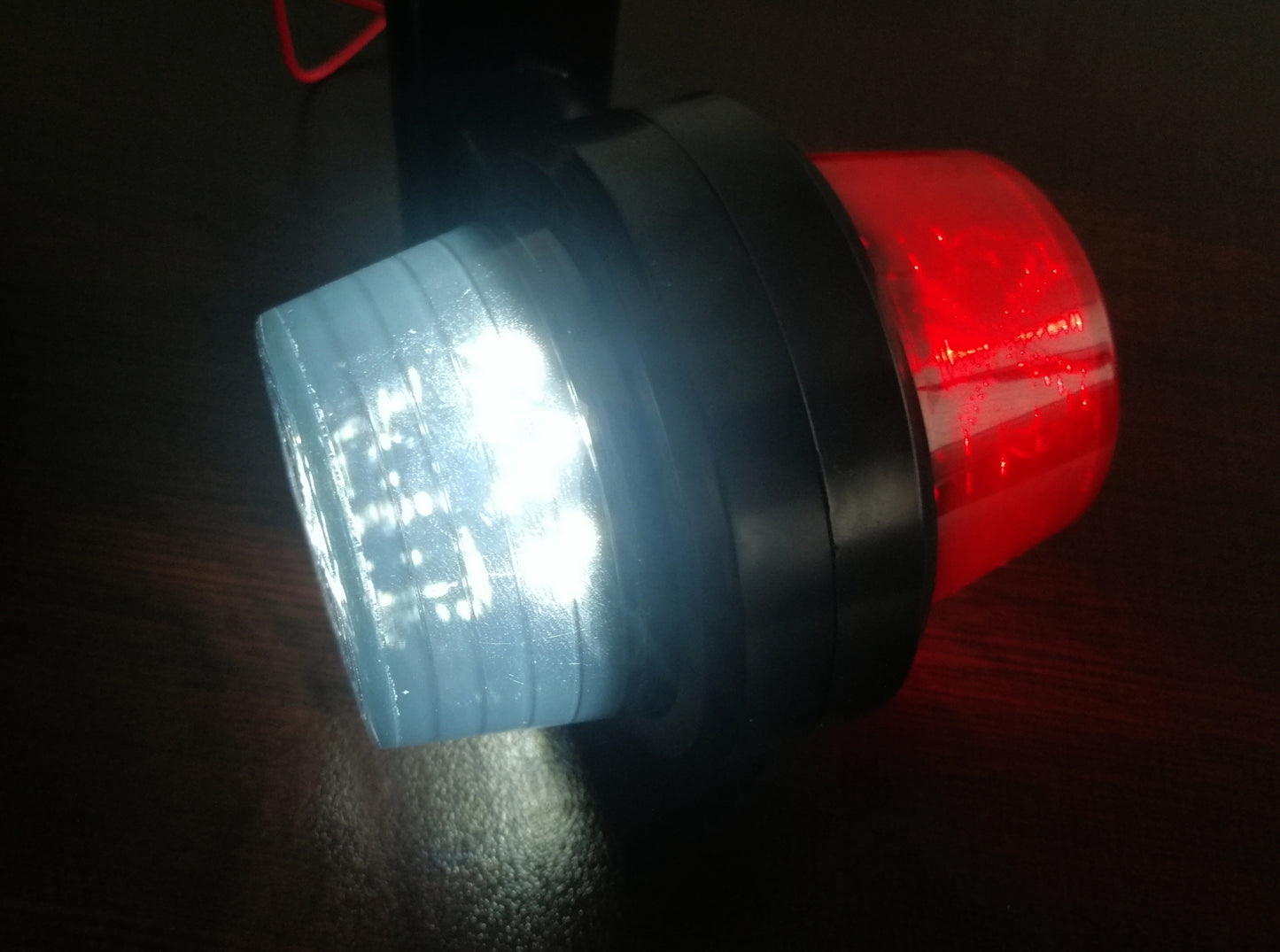 1 брой 12-24V LED Диоден Страничен Маркер Рогче Светлина с Опушено Стъкло За Камион Ремарке Каравана Кемпер АТВ бяло - червено