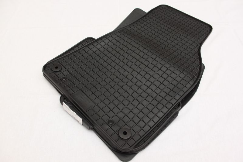 Гумени стелки за Audi A6 sedan (2004-2006) / combi (2005-2006)