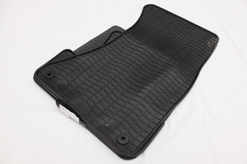 Гумени стелки за AUDI Q5 (2008+)