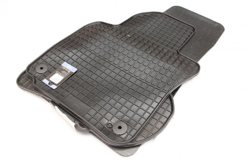 Гумени стелки за VW Golf 5 09/2003-2008 / Golf 6 2008-10/2012 / Jetta (2005-2011) / Scirocco 09/2008 / Golf VI комби от 10/2009