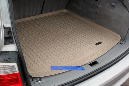 Гумена стелка за багажник BMW E61 (2003+) комби - бежова Rezaw