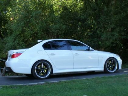 BODY KIT за BMW E60 седан (2003-2007) - M-Tech пакет с халогени