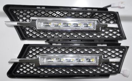 Дневни светлини на мястото на халогените BMW E90 / E91 (2005-2008) стандартна броня - черни
