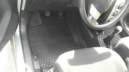 Гумени стелки за TOYOTA Yaris (2005-2011) / GREAT WALL Voleex C10 (2010-2014), марка Frogum