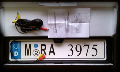 Камера за задно виждане с рамка за номера