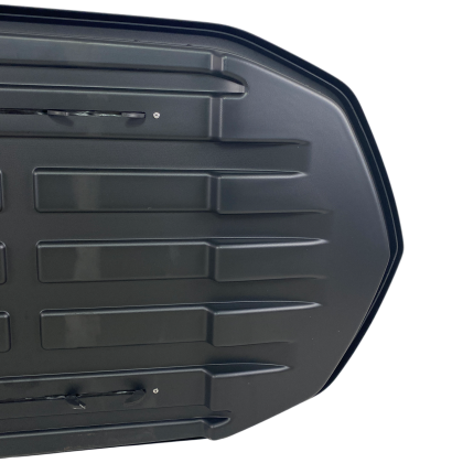 Автобокс Junior Strike 199x84x35cm с 85 mm крепежи,с двустранно отваряне с ключ, 440 литра - черен гланц