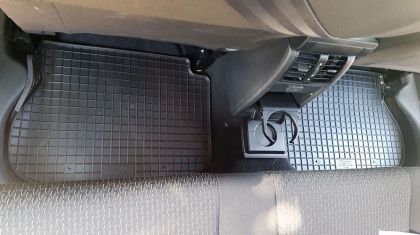 Гумени стелки за VW Caddy (2003-2020) - 2 бр. за задните седалки, марка Petex