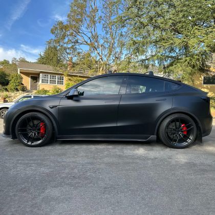 Добавки за прагове за Tesla Model Y - черен гланц