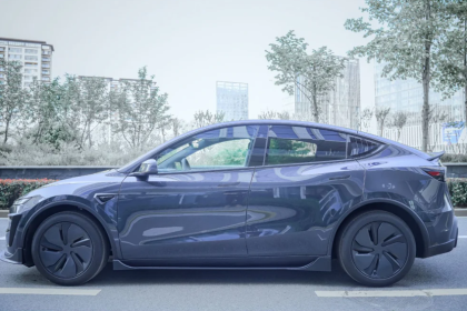 Добавки за прагове за Tesla Model Y - черен гланц