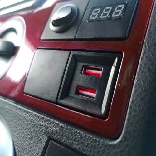 Двойно USB Зарядно за Вграждане за Volkswagen Фолксваген VW Transporter Транспортер Caravelle Каравел Т5 2003 - 2009